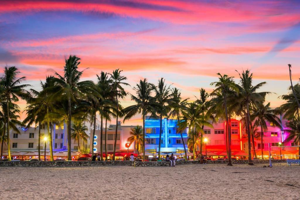 Two Bedroom Two Bath 2 Block To Beach Apartamento *